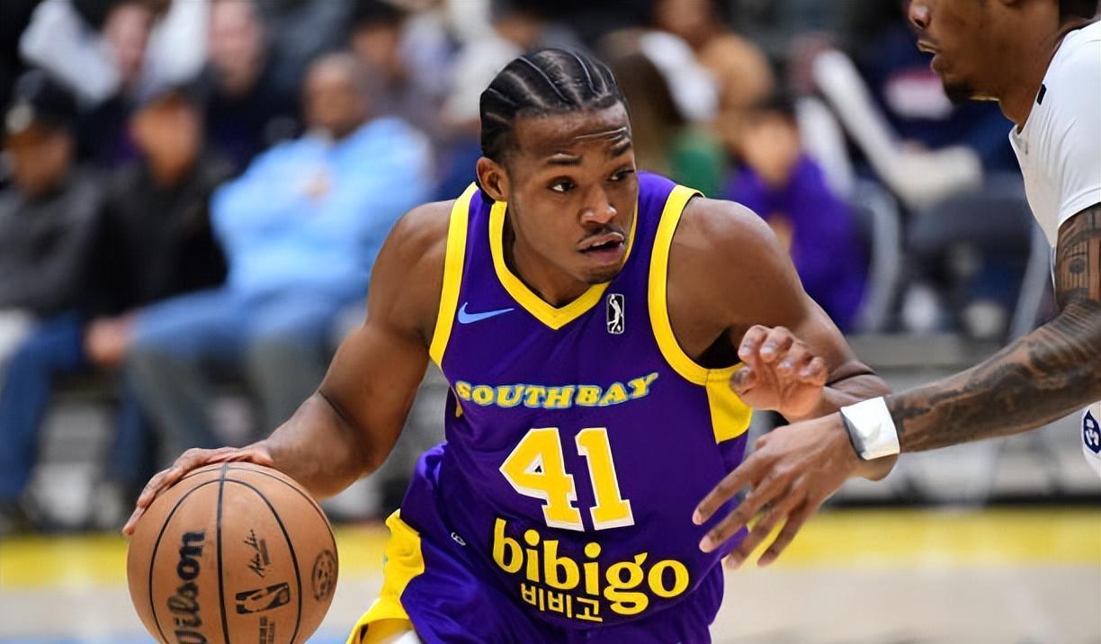 AA, 场均数据为, amp AA, 场均数据为, amp